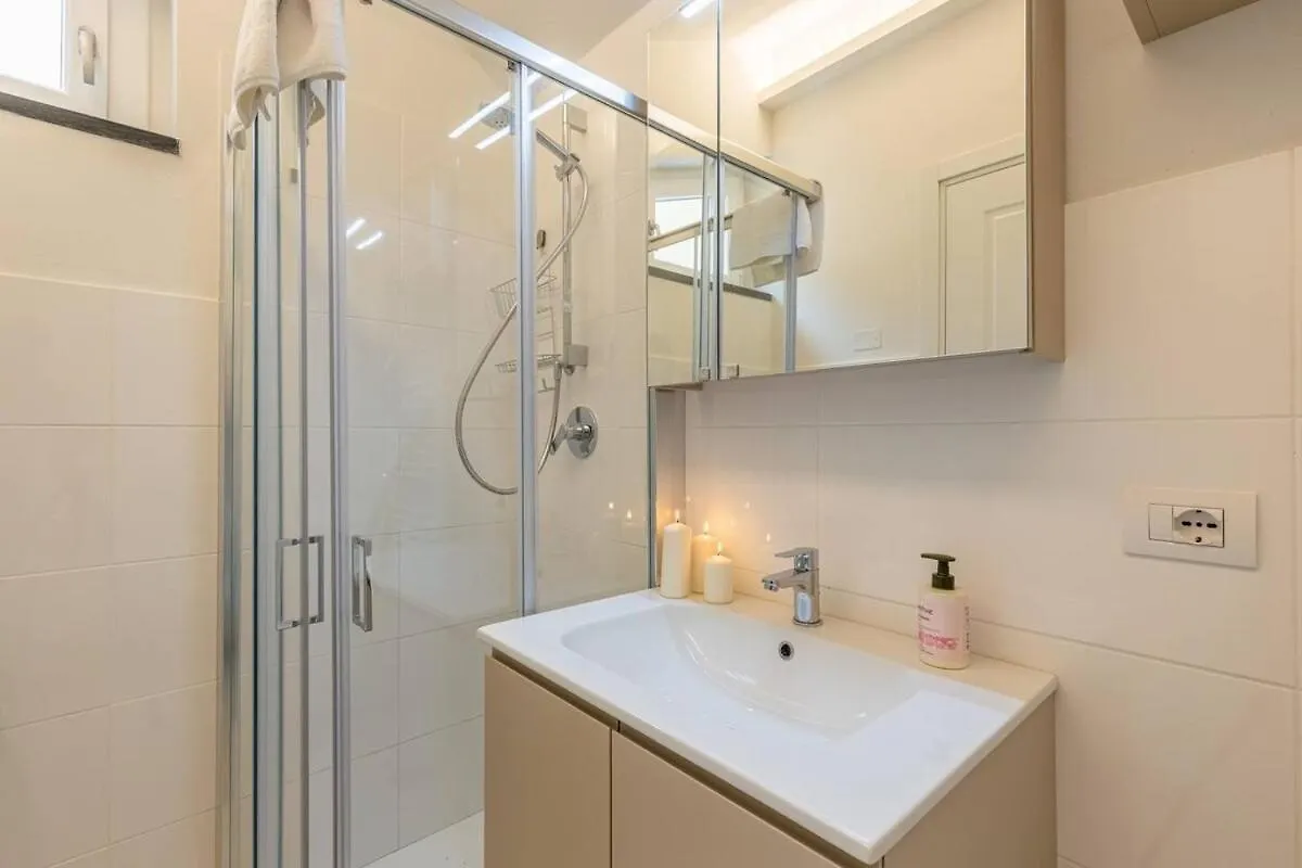 Colonna Folonari Apt 6 Firenze 0*,  Olaszország