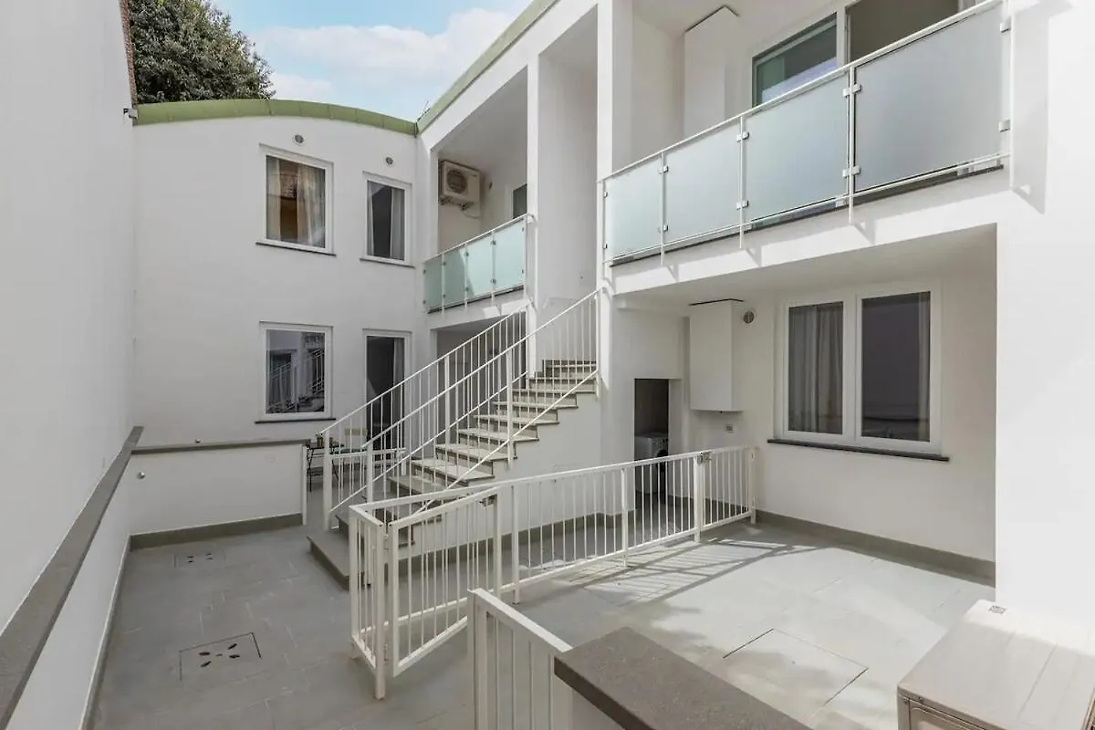 Apartment Colonna Folonari Apt 6 Florence